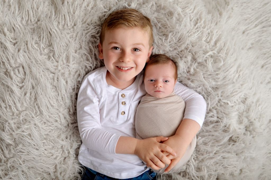 Υπέροχα πορτραίτα αδελφών που θα σας κάνουν να θέλετε & εσείς να φωτογραφίσετε τα παιδιά σας (pics)