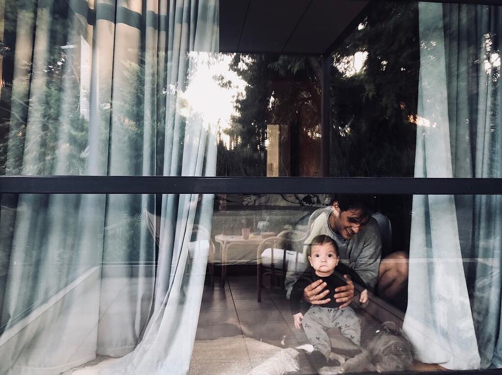 Σταύρος Σβήγγος: Ξετρελαμένος με τον γιο του - Δείτε τις φώτο που έχει δημοσιεύσει η γυναίκα του 