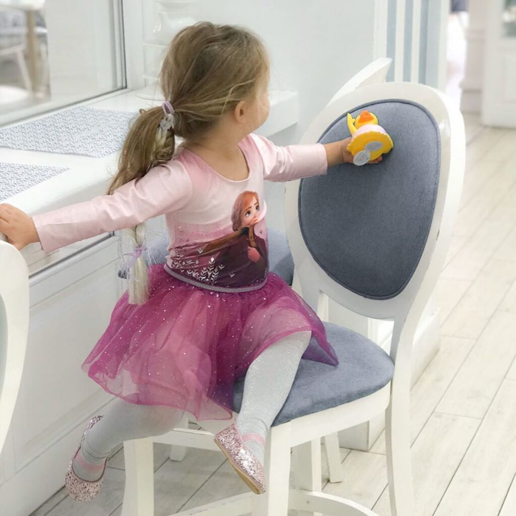 Η Βικτώρια - πριγκίπισσα Άννα της Αρεντέλ είναι η μικρότερη κόρη της γνωστής δημοσιογράφου