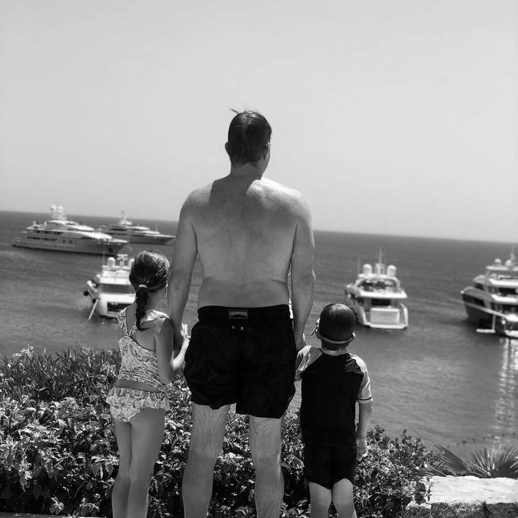 Μαριέττα Χρουσαλά - Λέων Πατίτσας: Φωτογραφίζονται με τα παιδιά τους μετά από καιρό (pics) 