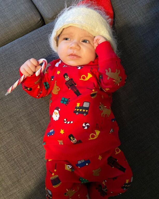 Αυτά τα μωράκια ντυμένα Άγιοι Βασίληδες θα σας κλέψουν την καρδιά (pics) 