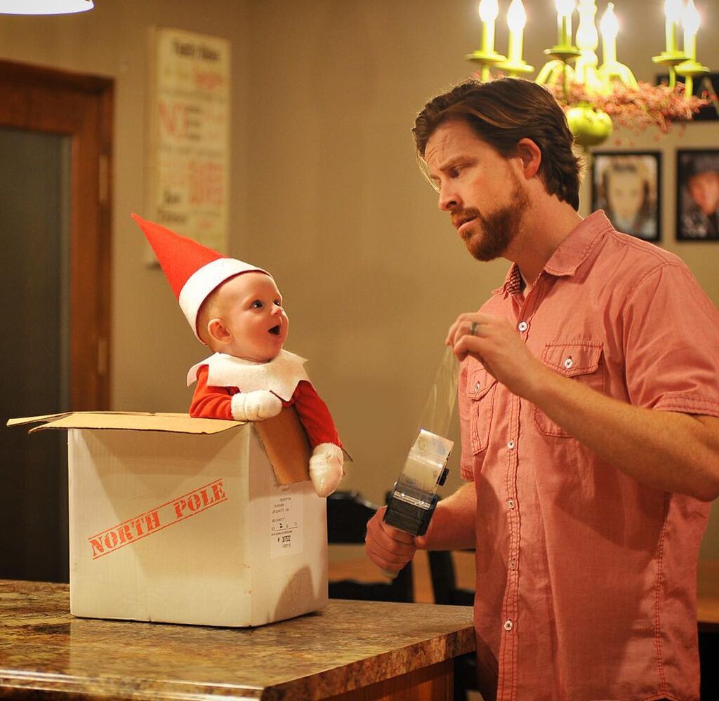 Μπαμπάς έντυσε το μωρό του ξωτικό και τράβηξε τις πιο υπέροχες φωτογραφίες (pics) 