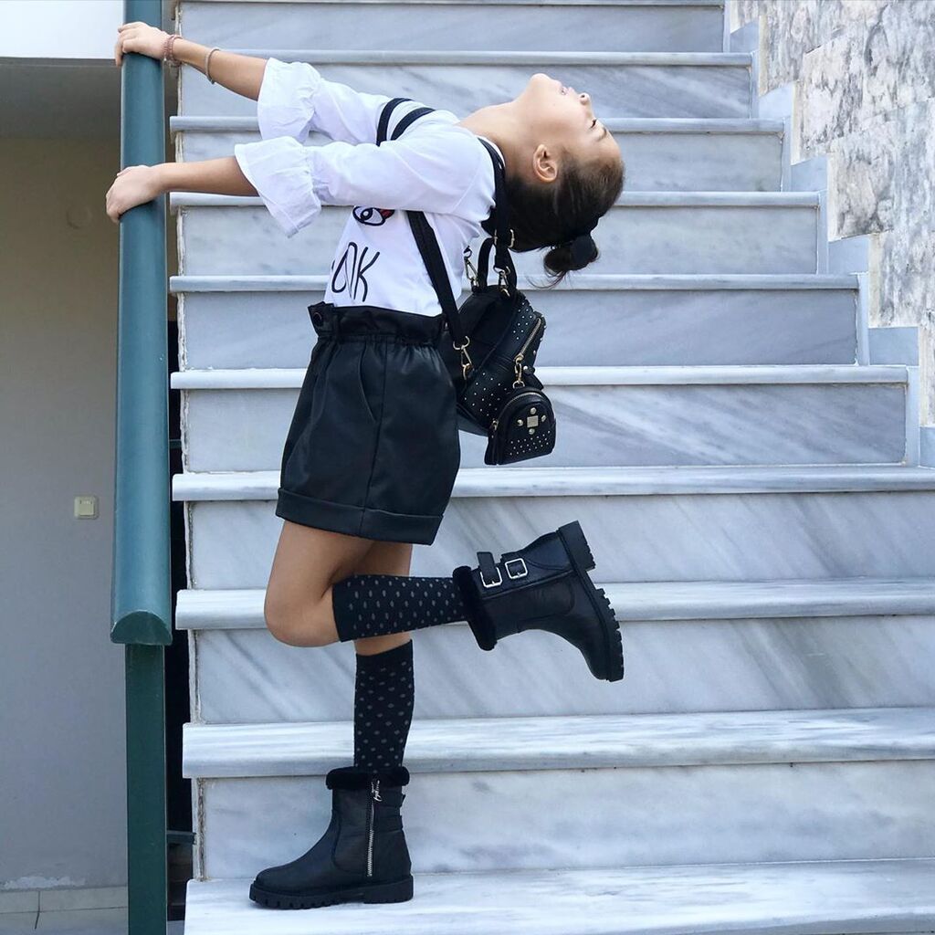 Σήμερα, λοιπόν ανήμερα των γενεθλίων της η μητέρα της δημοσίευσε αυτή τη φωτογραφία της Μαρίας. Δεν είναι πολύ στιλάτη; 