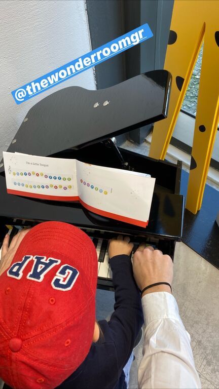 Χθες η παρουσιάστρια και μοντέλο ανέβασε ένα πολύ όμορφο istagram story με τον γιο της Σάββα. Ο μικρός Σάββας παίζει πιάνο και είναι ένας γλύκας! 