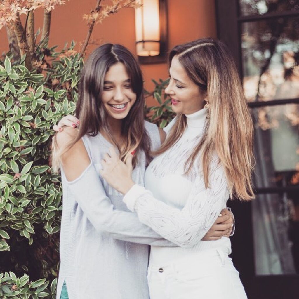 Εδώ τη βλέπουμε τη βλέπουμε σε μία πολύ όμορφη φωτογραφία με την 13χρονη πλέον κόρη της.