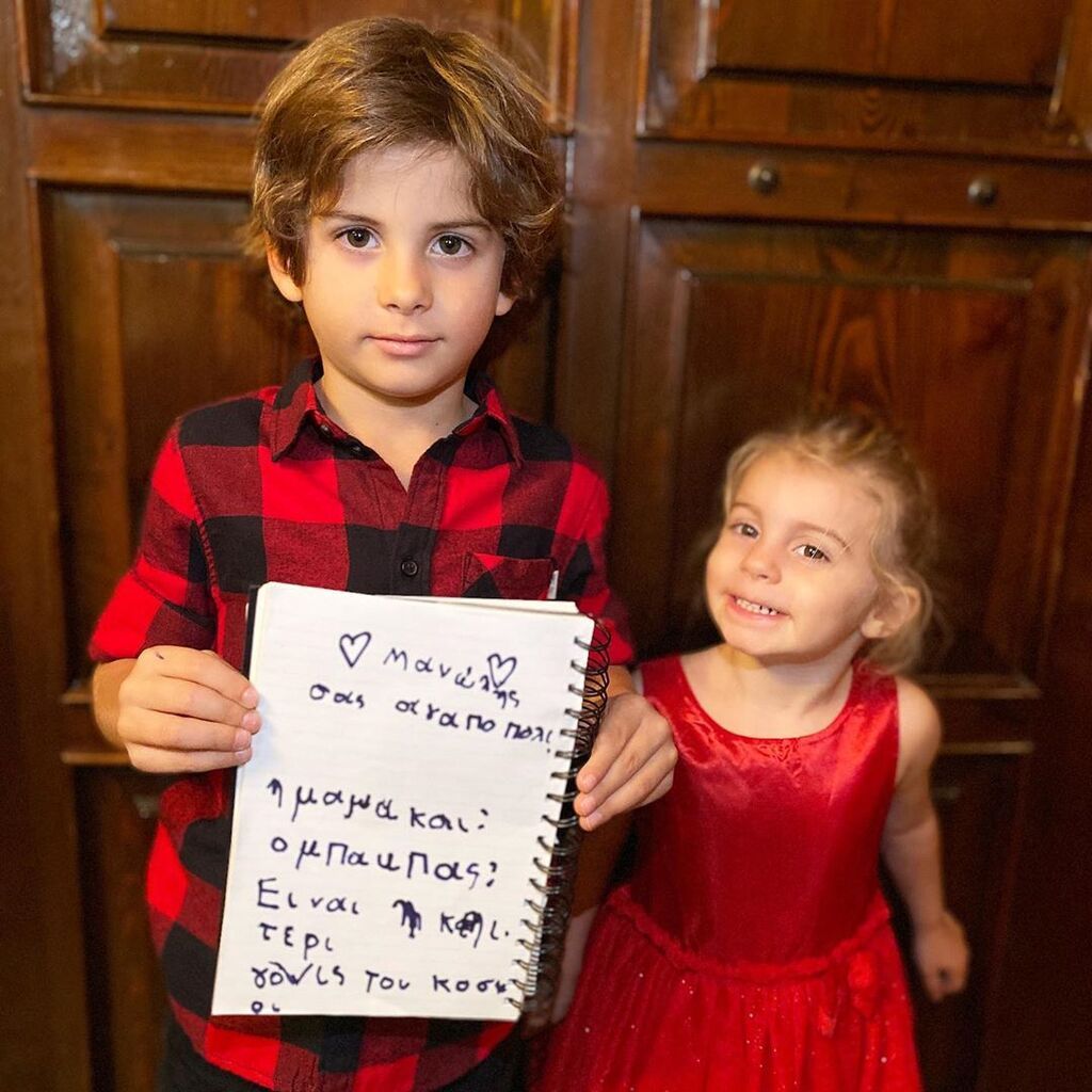 'Ολγα Πηλιάκη: "Σε ευχαριστώ Θεούλη μου για αυτό το δώρο ... καλή χρονιά σε όλους σας....!!!! Υγεία στα σπίτια σας,αγάπη, χαμόγελα και ότι άλλο επιθυμείτε ..."