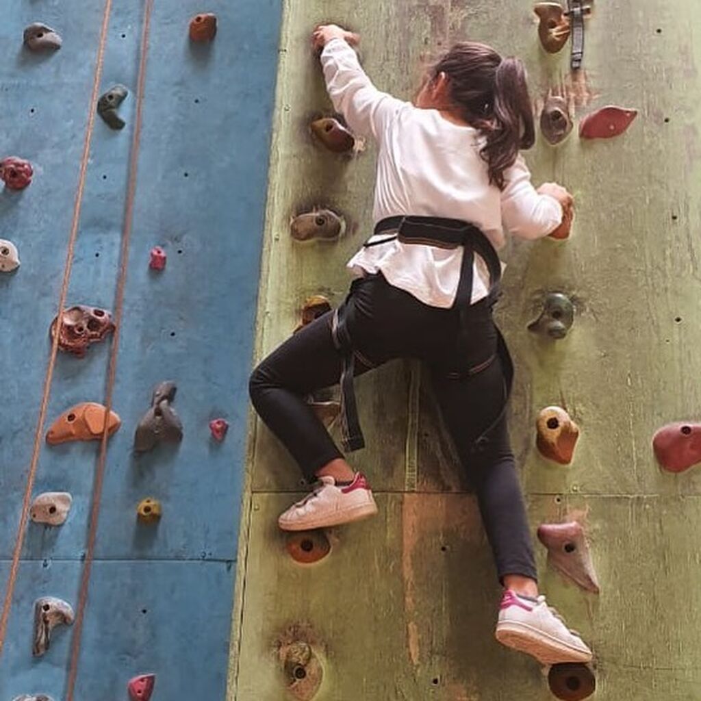 "Ανέβαινε αγάπη μου...ανέβαινε θυσαυρέ μου...και εγώ εκεί να σε κοιτώ από κάτω.... "