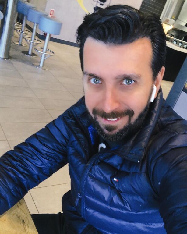 Θάνος Πετρέλης: Οι γιορτινές φωτογραφίες με τις γυναίκες της ζωής του (pics) 