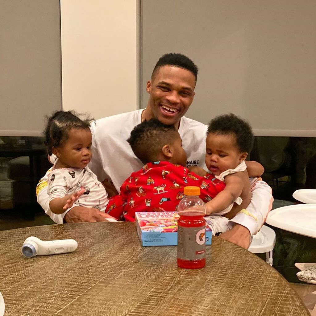 Αυτά είναι τα δίδυμα πασίγνωστου παίκτη του ΝΒΑ που έχουν τρελάνει το διαδίκτυο (pics)