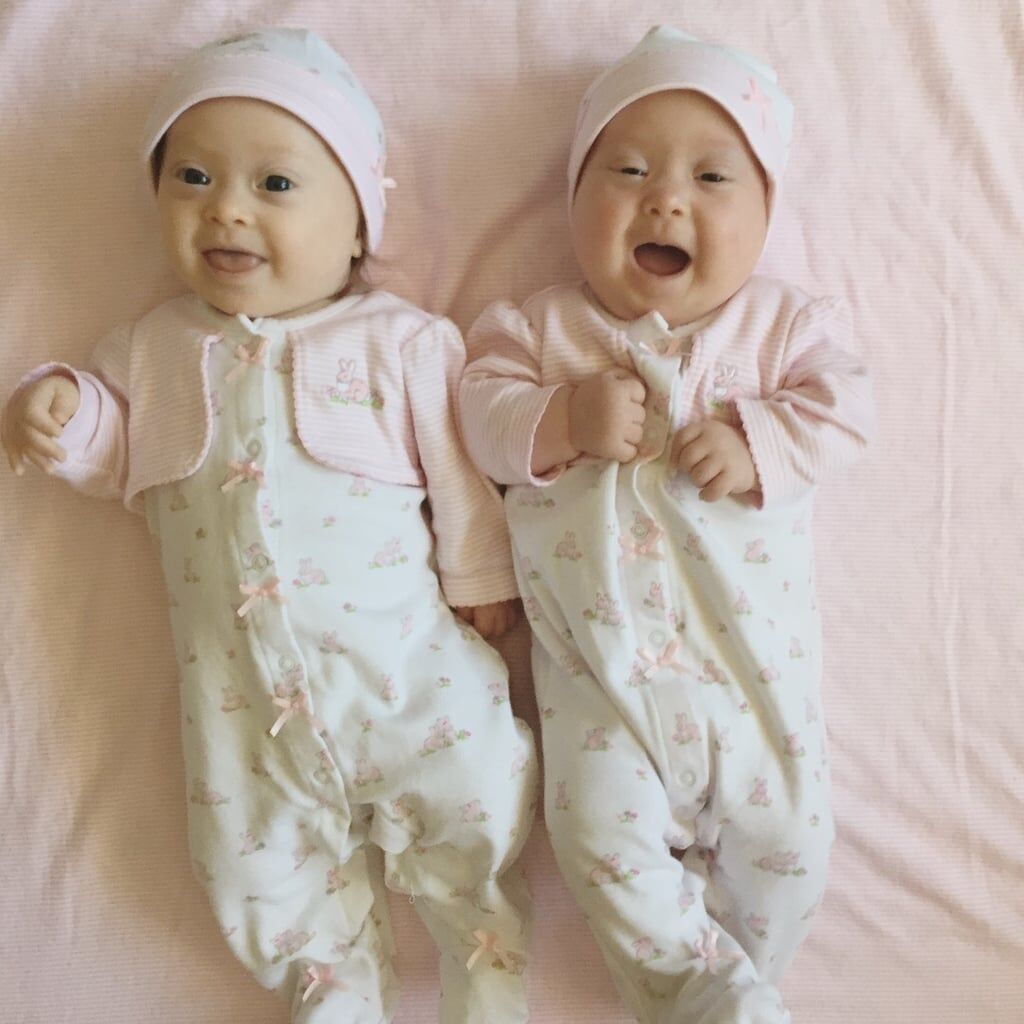 Γέννησε δίδυμα με σύνδρομο Down όμως είναι δυνατή (pics)