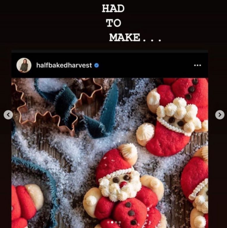 Η ίδια με αφορμή τις γιορτές θέλησε να φτιάξει αυτά τα υπέροχα χριστουγεννιάτικα μπισκότα για τα παιδιά της. Έπρεπε να τα φτιάξει όπως σχολιάζει και η ίδια στο Insta story που δημοσίευσε.
