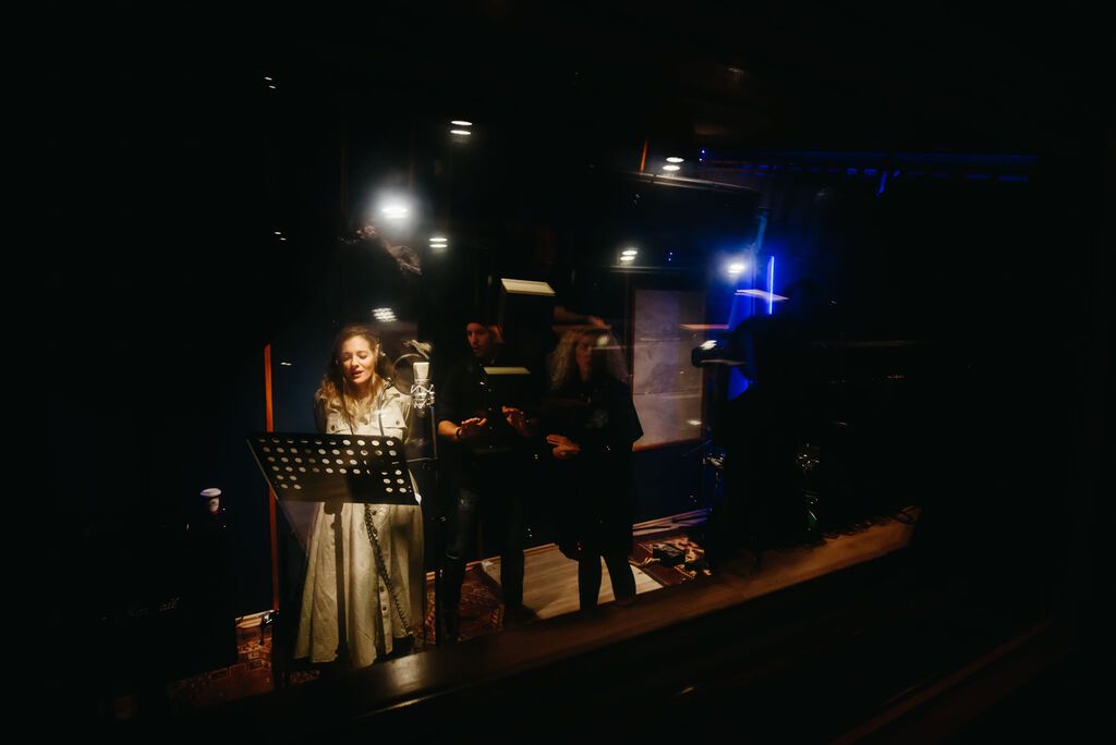 «Παιδιά από αστέρια» - Η Νατάσσα Μποφίλιου χαρίζει τη φωνή της στο βιβλίο που έγραψαν τυφλοί μαθητές