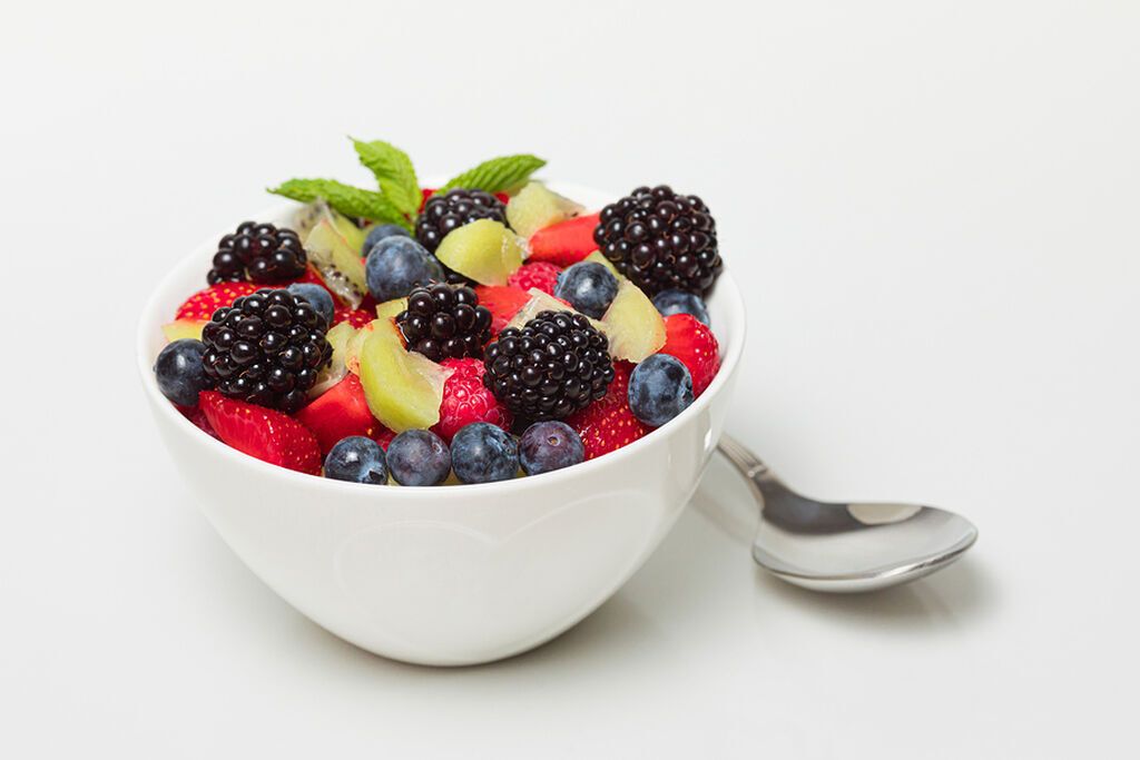 Φρουτοσαλάτα με φρούτα εποχής