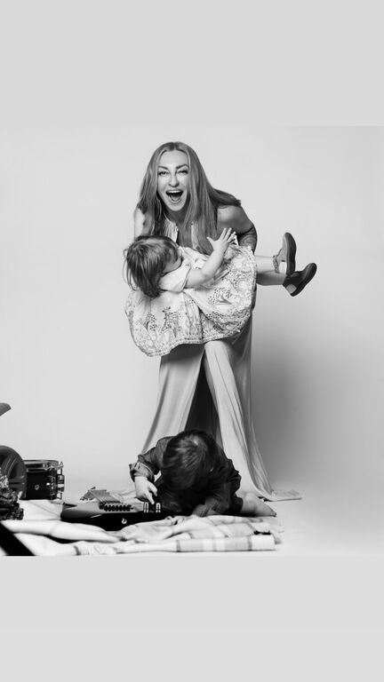 Ρούλα Ρέβη: Οι ωραιότερες φωτογραφίες που έχουμε δει με τα παιδιά της (pics)