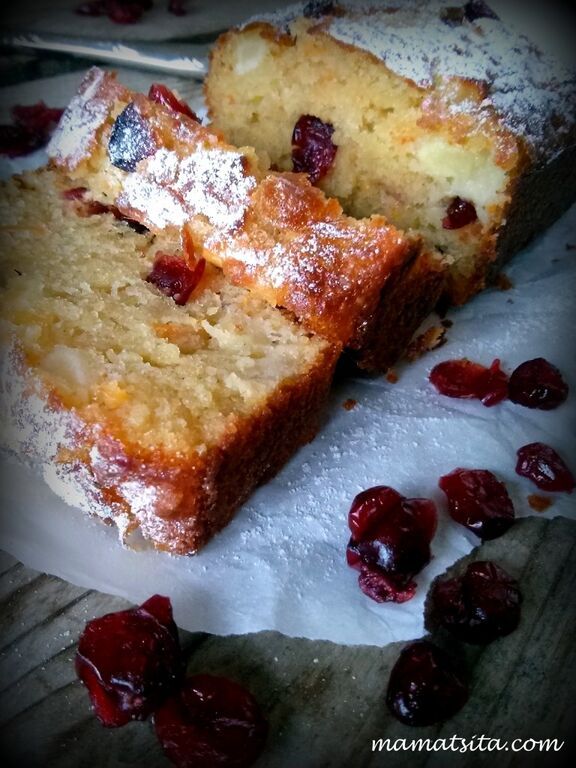 Αφράτο κέικ με μήλο, καρότο και κράνμπερι (pics)