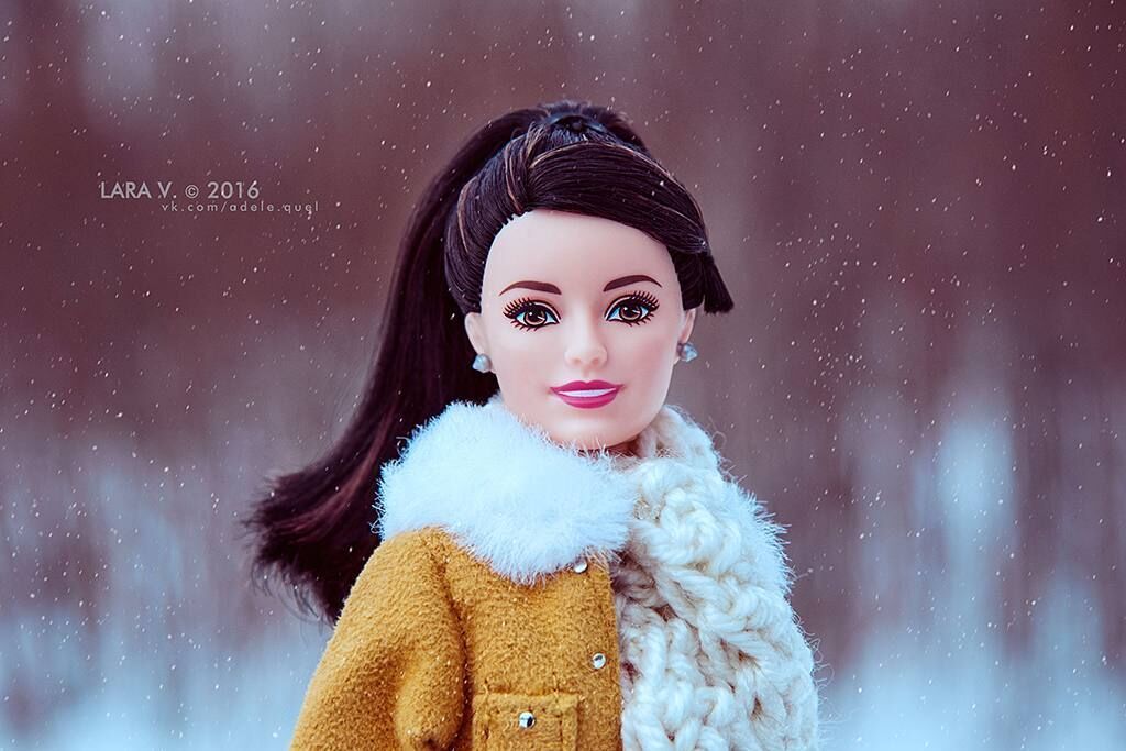 Καλλιτέχνης έχει αδυναμία στις κούκλες & τις φωτογραφίζει δημιουργώντας τα πιο υπέροχα σκηνικά (pic)