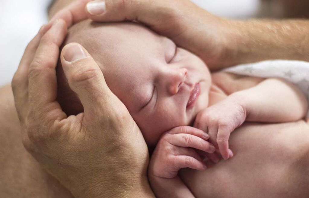Οι πρώτες στιγμές με το νεογέννητο - Αξία ανεκτίμητη (pics)