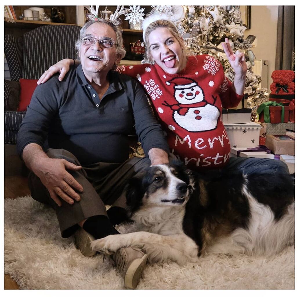 Μαντώ Γαστεράτου: Δείτε τι έκανε με τον μπαμπά της και το μωρό (vid+pics) 