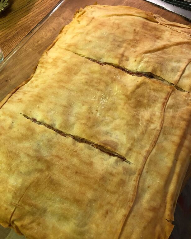 Ψήνετε σε προθερμασμένο φούρνο στους 180 βαθμούς μέχρι να ροδίσει.