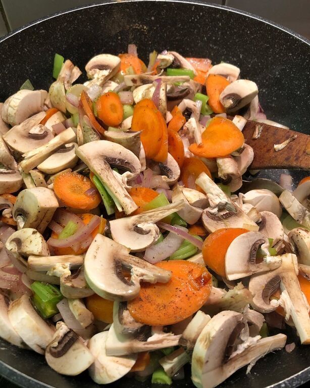 Προσθέτετε τα μπαχαρικά της αρεσκείας σας.