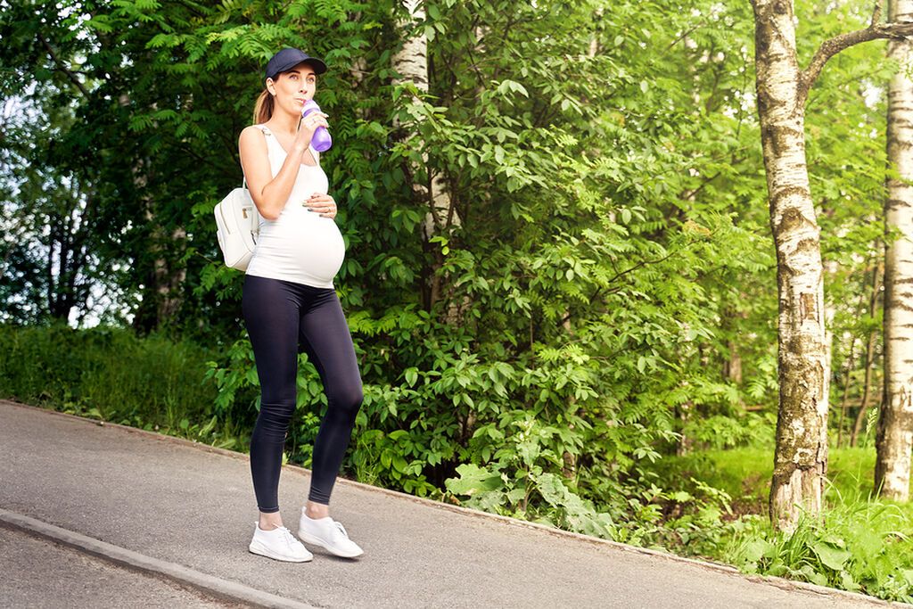 Άλλες δραστηριότητες όπως το τζόγκινγκ μπορούν να γίνουν με μέτρο, ειδικά εάν τις κάνατε πριν από την εγκυμοσύνη σας. Μπορεί να θέλετε να επιλέξετε ασκήσεις ή δραστηριότητες που δεν απαιτούν μεγάλη ισορροπία ή συντονισμό, ιδιαίτερα αργότερα κατά τη διάρκε