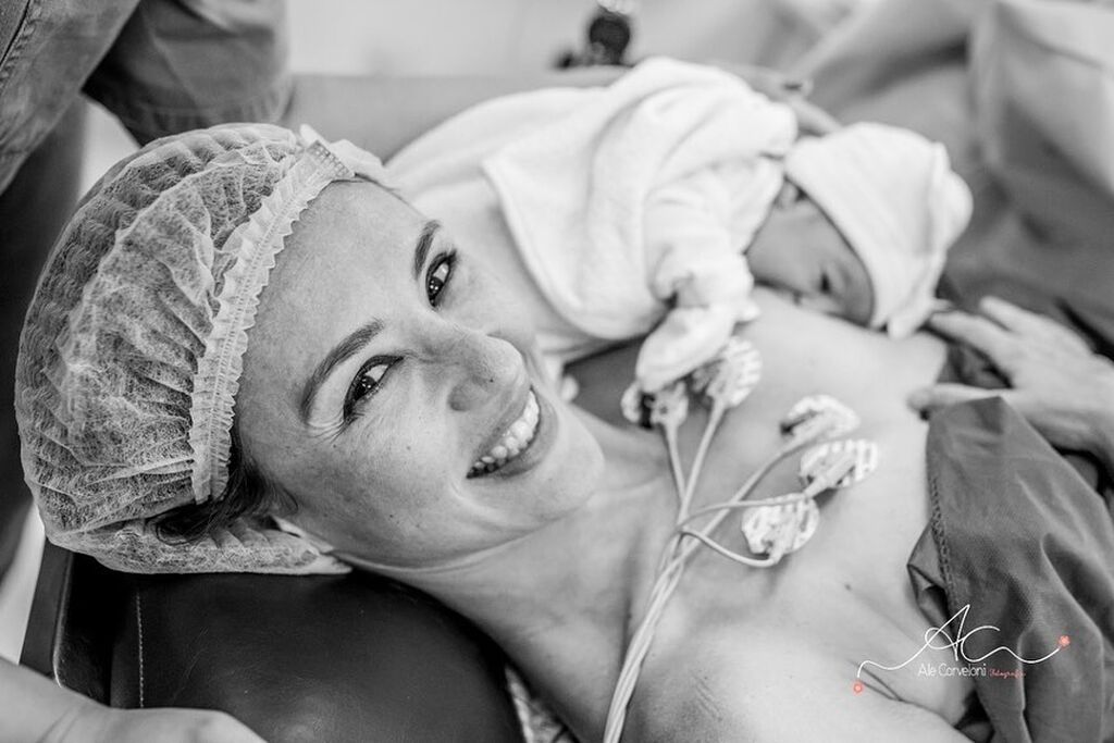 Τα συναισθήματα μίας λεχώνας αποτυπωμένα σε φανταστικές ασπρόμαυρες φωτογραφίες (pics)