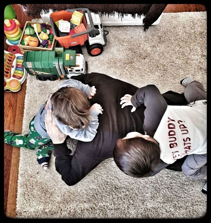 #Μένουμε_Σπίτι: H υπέροχη φώτο που δημοσίευσε ο Γιάννης Κότσιρας με τους γιους του (pics)