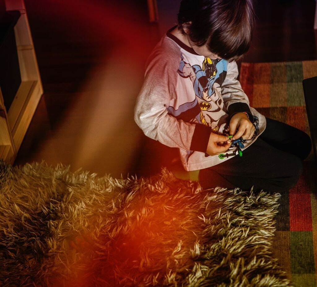 ... ή ασχολούνται με κατασκευές. #becreative ήταν άλλωστε το σχόλιό της.