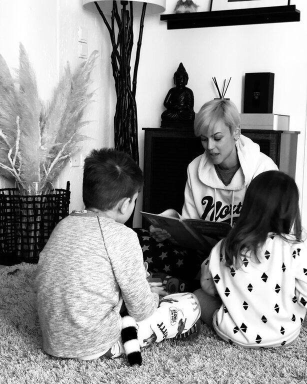 Κορονοϊός: Έτσι περνά τον χρόνο της με τα παιδιά μέσα στο σπίτι γνωστή Ελληνίδα μαμά