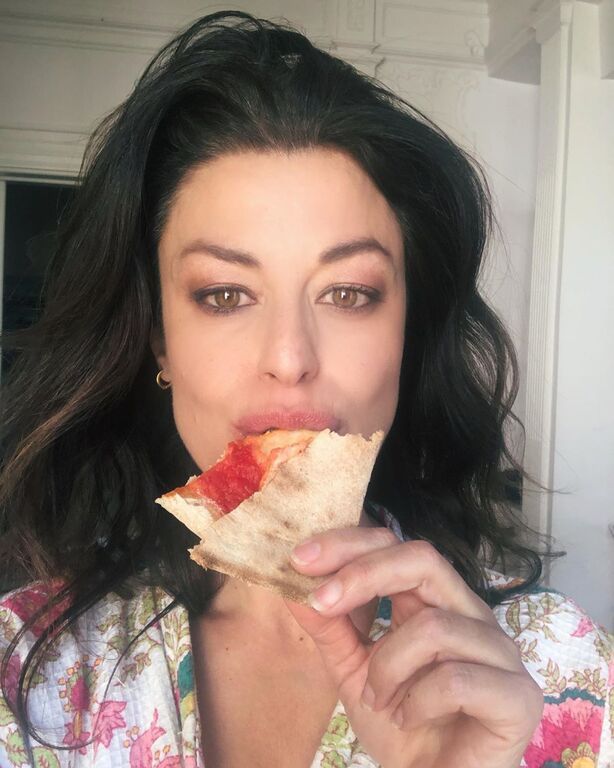 Όπως αποκάλυψε πρόσφατα μιλώντας μέσω  Skype στην εκπομπή «Φωλιά των Κου Κου» , «Ήμουν στην Αθήνα όταν ξεκίνησε η φασαρία στην Ιταλία. Μου λέει η μαμά μου “δεν θα φύγεις τώρα” και δεν έφυγα και εξελίχθηκε η κατάσταση όπως βλέπουμε δυστυχώς. Έχω πάρα πολλο