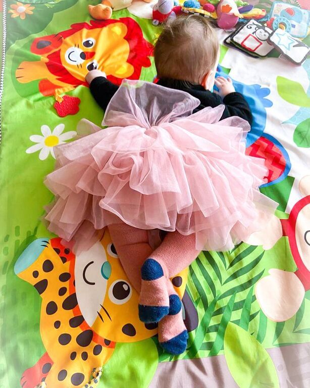 Δούκισσα Νομικού: Δεν φαντάζεστε πώς έντυσε και φωτογράφησε την κόρη της (pics)