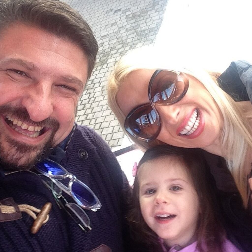 Νίκος Χαρδαλιάς: Οι φωτογραφίες με τη μικρή του κόρη δείχνουν πόσο τρυφερός μπαμπάς είναι (pics)