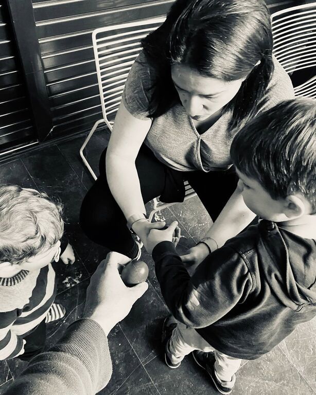 Νίκη Κεραμέως: Η τρυφερή φωτογραφία που δημοσίευσε η υπουργός Παιδείας με τους γιους της (pics)