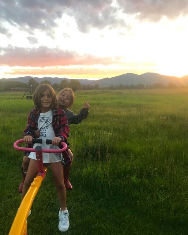 Απίστευτο! Δείτε πόσο έχουν μακρύνει τα μαλλιά του γιου της Kourtney Kardashian (pics+vid)