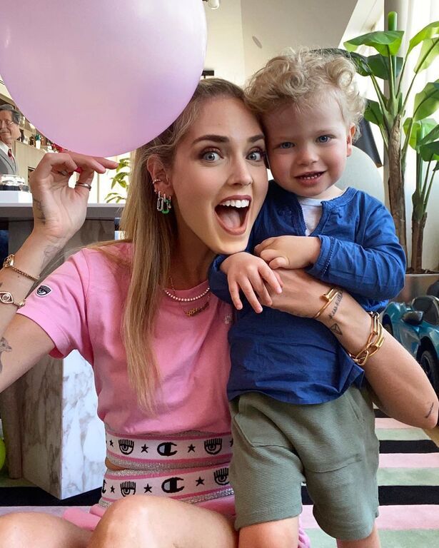 O γιος της Chiara Ferragni είναι αξιολάτρευτος και αυτά τα βίντεό του είναι σκέτη απόλαυση (vids)