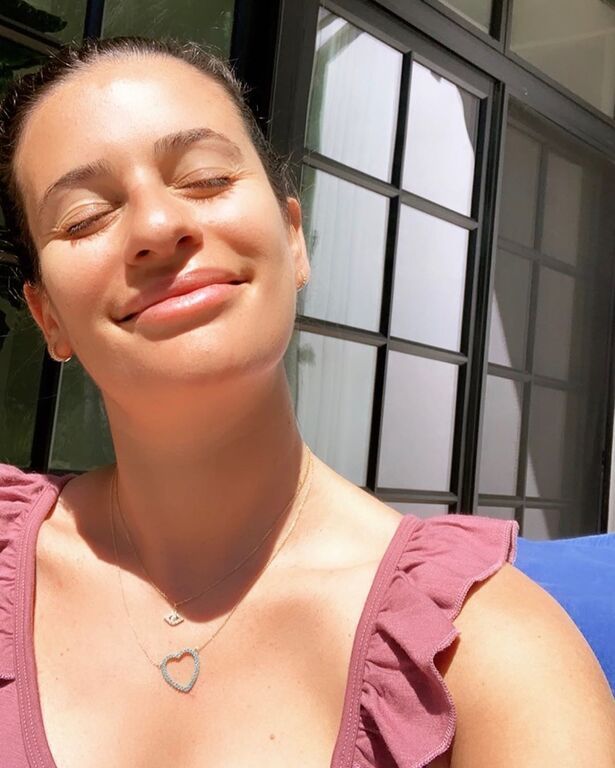 Πασίγνωστη ηθοποιός περιμένει το πρώτο της παιδί και το ανακοίνωσε με αυτήν τη φωτογραφία (pics)