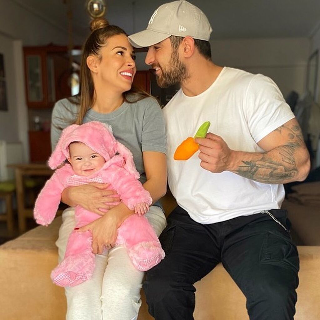 Ξετρελαθήκαμε! Ούτε που φαντάζεστε τι έβαλη η Ελένη Χατζίδου στο μπαλκόνι για την κόρη της (pic)