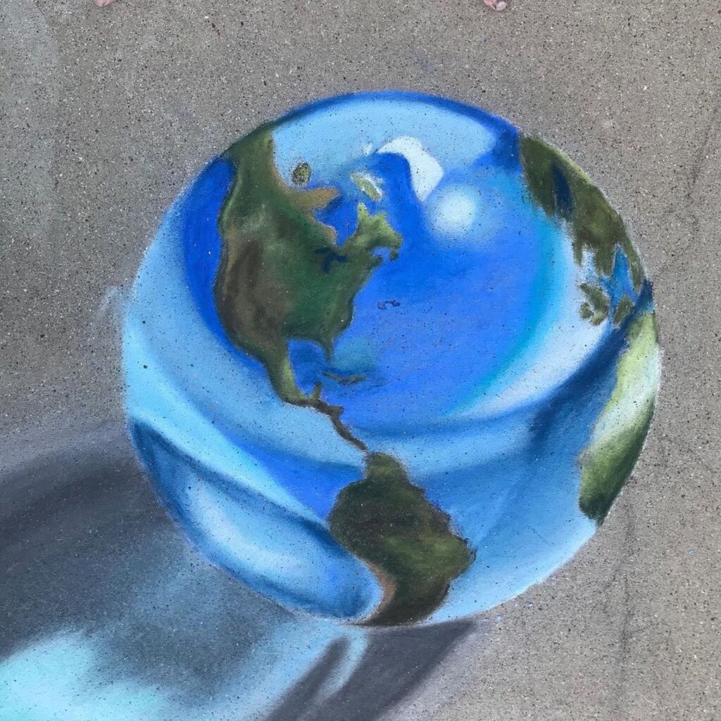 Υπέροχο! Μαμά & κόρη κάνουν απίθανες δημιουργίες με κιμωλία σε πεζοδρόμια της γειτονίας τους (pics)