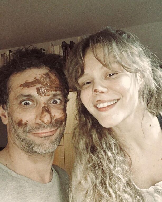 Γιώργος Χρανιώτης: Δείτε τον να βάφει το παιδικό δωμάτιο λίγο πριν γίνει για πρώτη φορά μπαμπάς