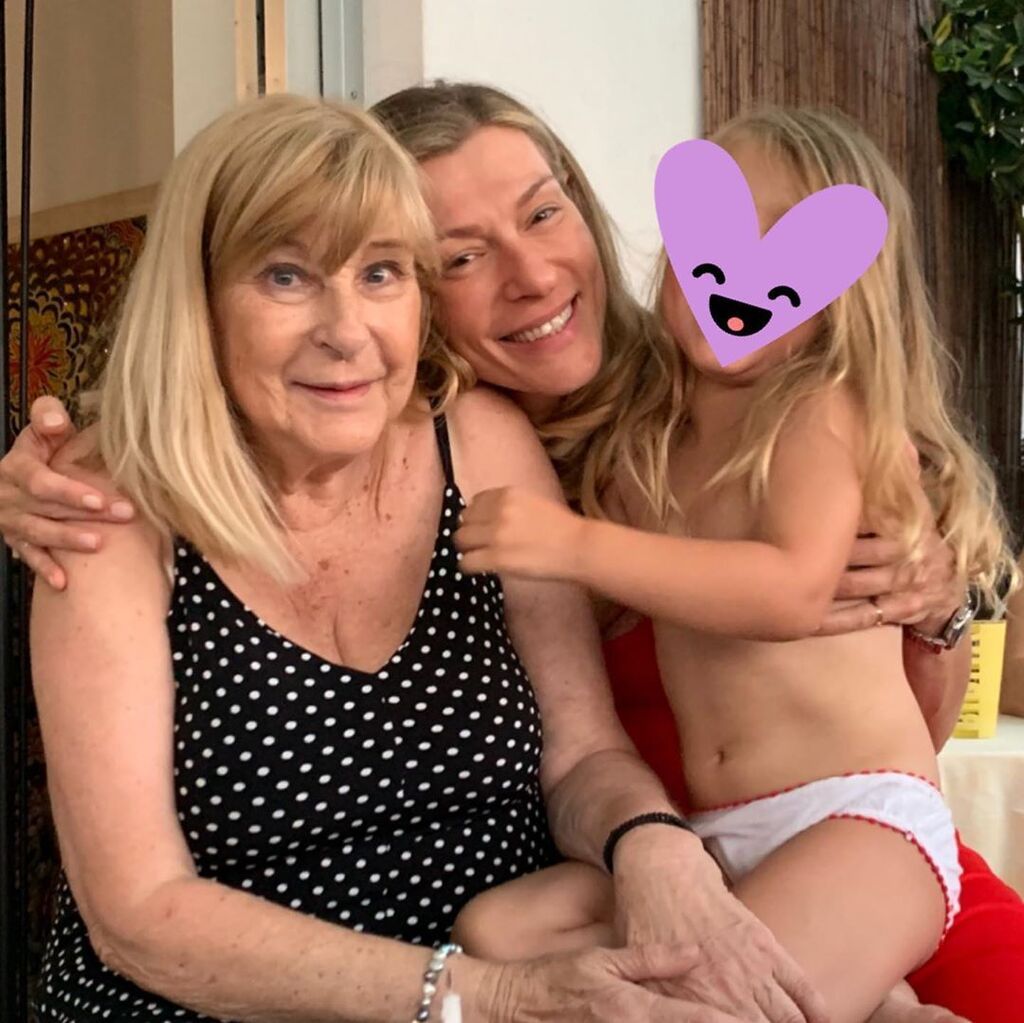 Η Ζέτα Δούκα απόλαυσε τη βόλτα με την τετράχρονη κόρη της Θάλεια. 