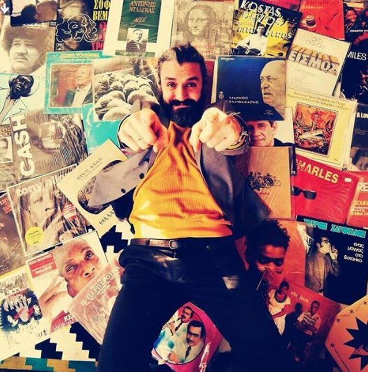 Λεωνίδας Μπαλάφας: Αυτή είναι η μία και μοναδική φωτογραφία που έχει δημοσιεύσει με τα παιδιά του