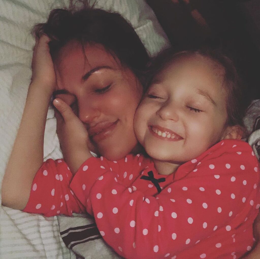 Μια μικρή fashionista η κόρη της γνωστής ηθοποιού τρελαίνει μέρα με τη μέρα το Instagram (pics)