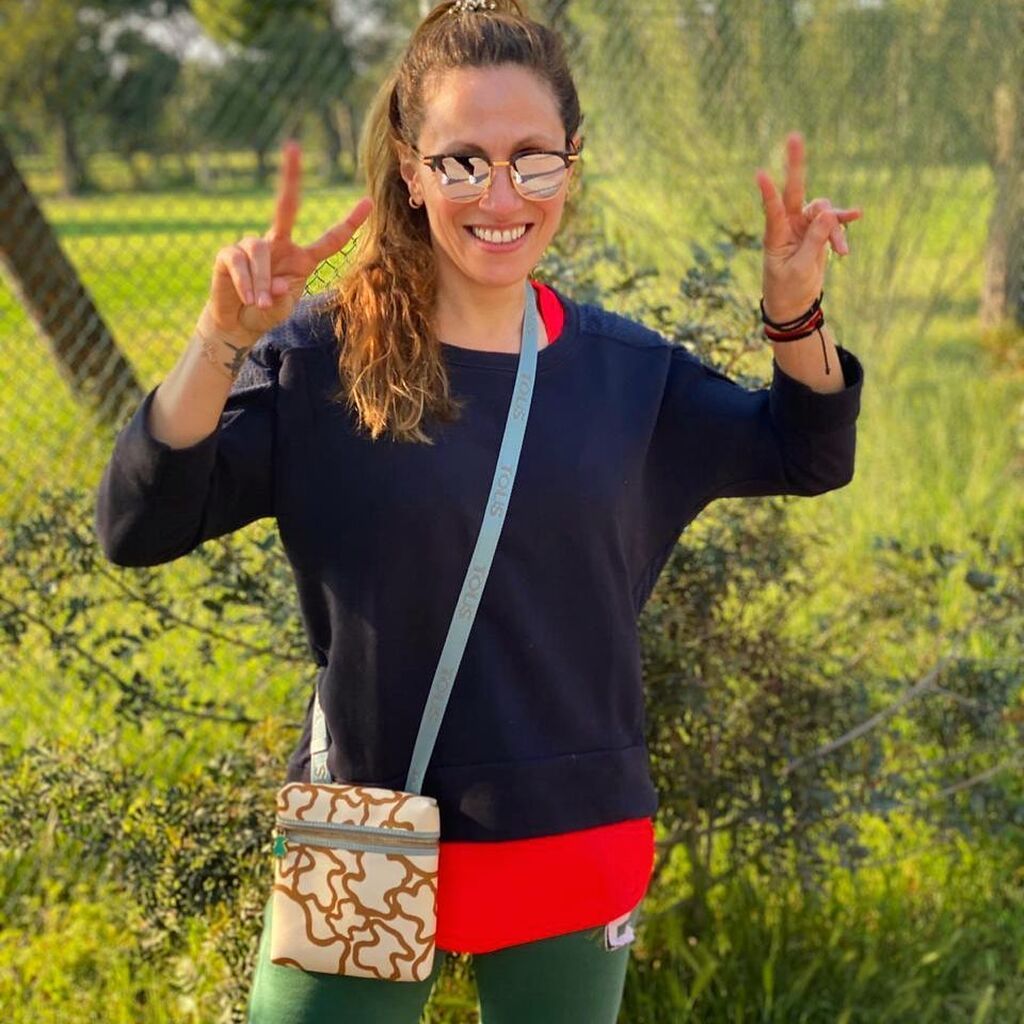 Η Ντορέττα Παπαδημητρίου ποζάρει με την κούκλα αδερφή της (pics)