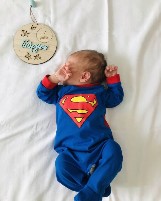 Ο γιος της έγινε ενός μήνα και τον έβγαλε τις πιο υπέροχες φωτογραφίες (pics)