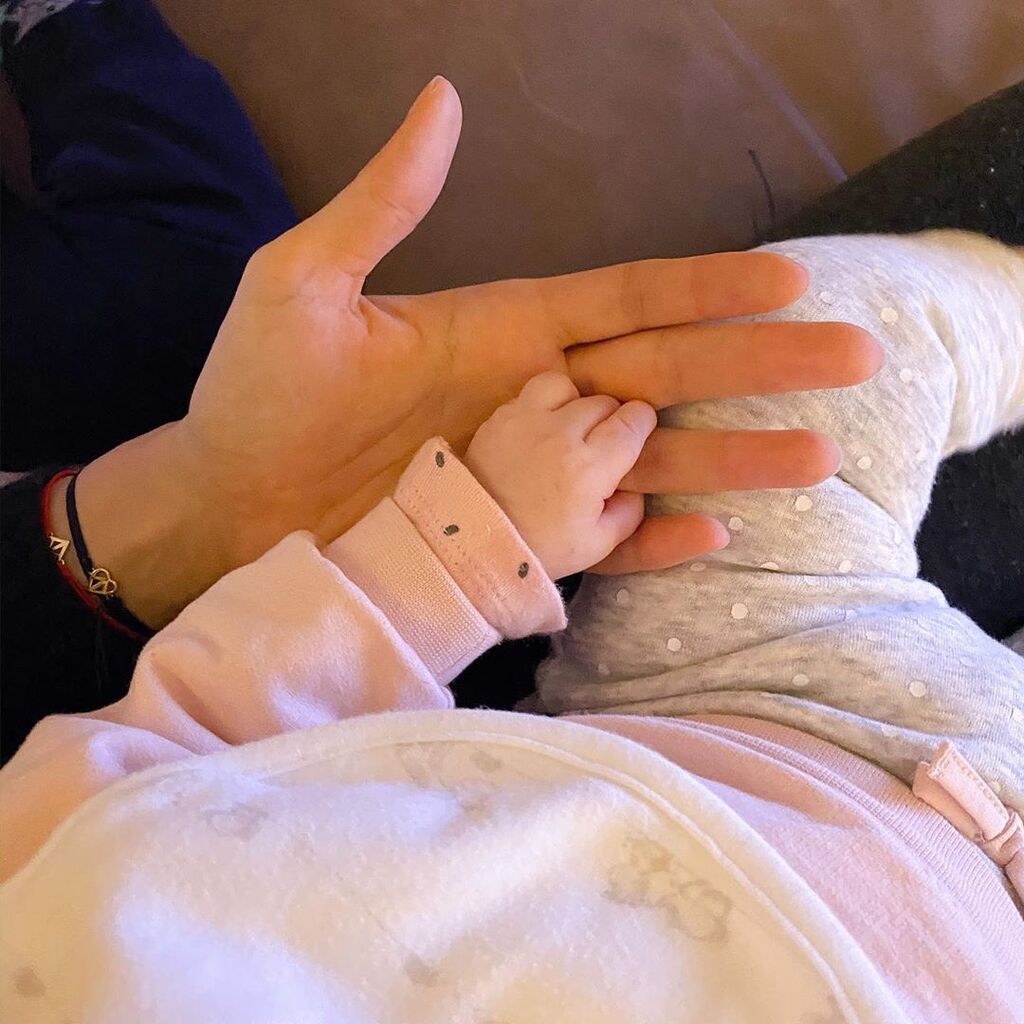 Δούκισσα Νομικού: Στην παραλία με την κόρη της - Δείτε φωτογραφία