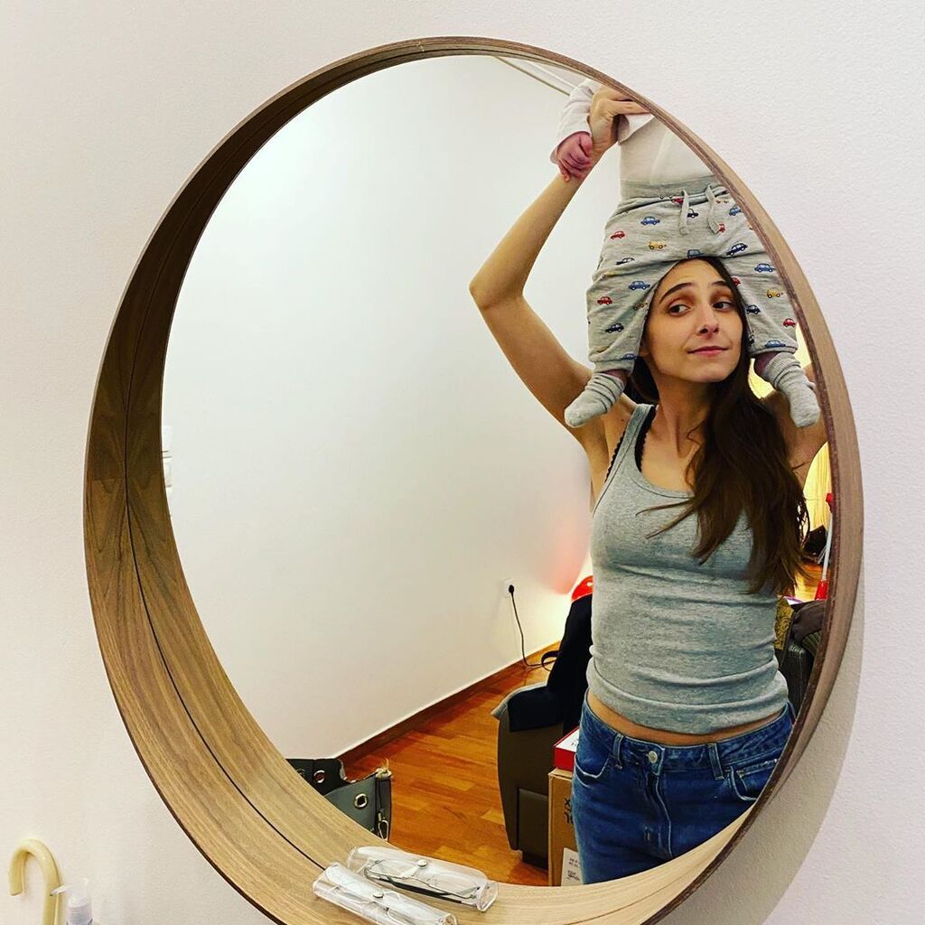 Φωτεινή Αθερίδου: Ο γιος της κάνει πιλάτες και τον φωτογραφίζει 