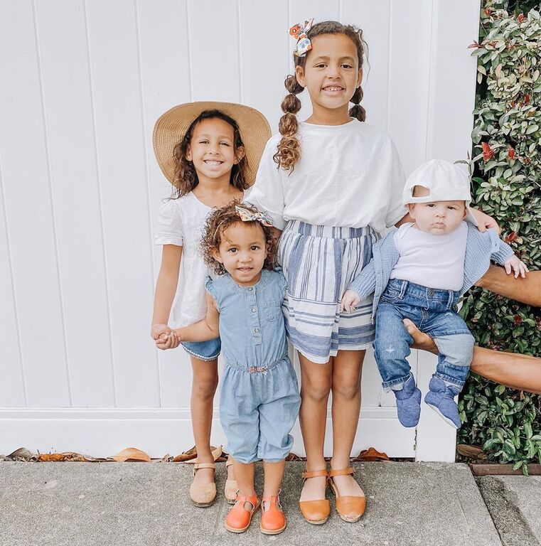 Μαμά φωτογραφίζει τα τέσσερα παιδιά της - Αυτές τις φώτο θα τις λατρέψετε