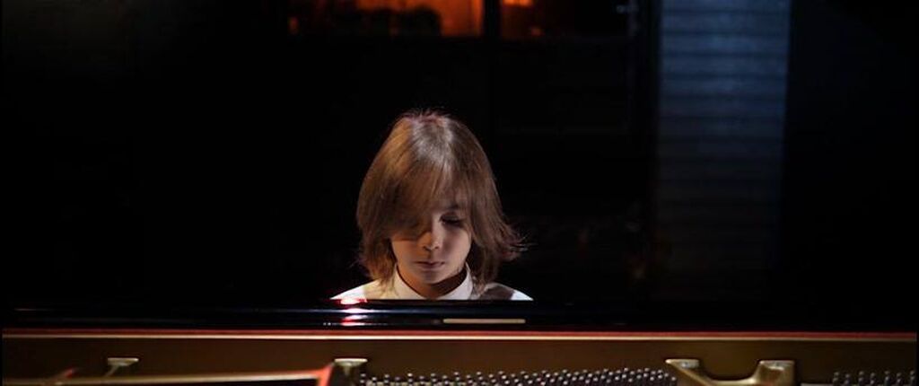 Στέλιος Κερασίδης: Ο μικρότερος καλλιτέχνης που υπέγραψε συμβόλαιο