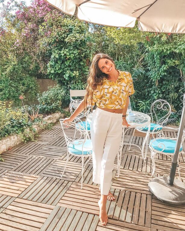 Απίστευτο!  Η 3χρονη κόρη Ελληνίδας μαμάς κάνει surf!