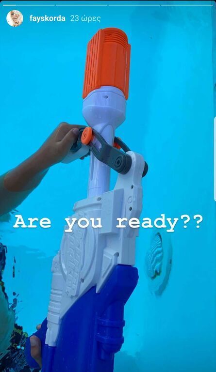 Φαίη Σκορδά: Φωτογραφίζει τον γιο της με την κολλητή του (pics) 